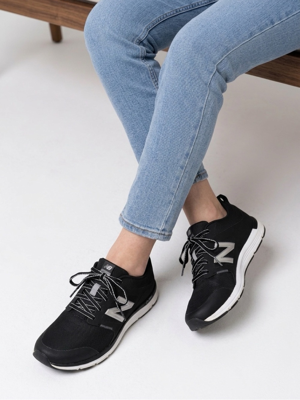 New Balance 577v5 Cush+ Cross Trainer Sneakers Black Silver Size 10 B⁠